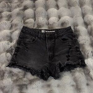No Boundaries Black Distressed Frayed-Hem High-Rise Jean Shorts